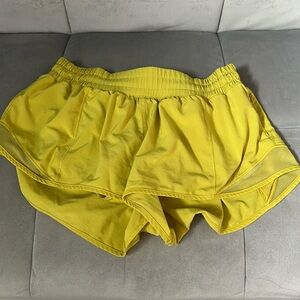 Lululemon Hotty Hot short 2.5 Size 6